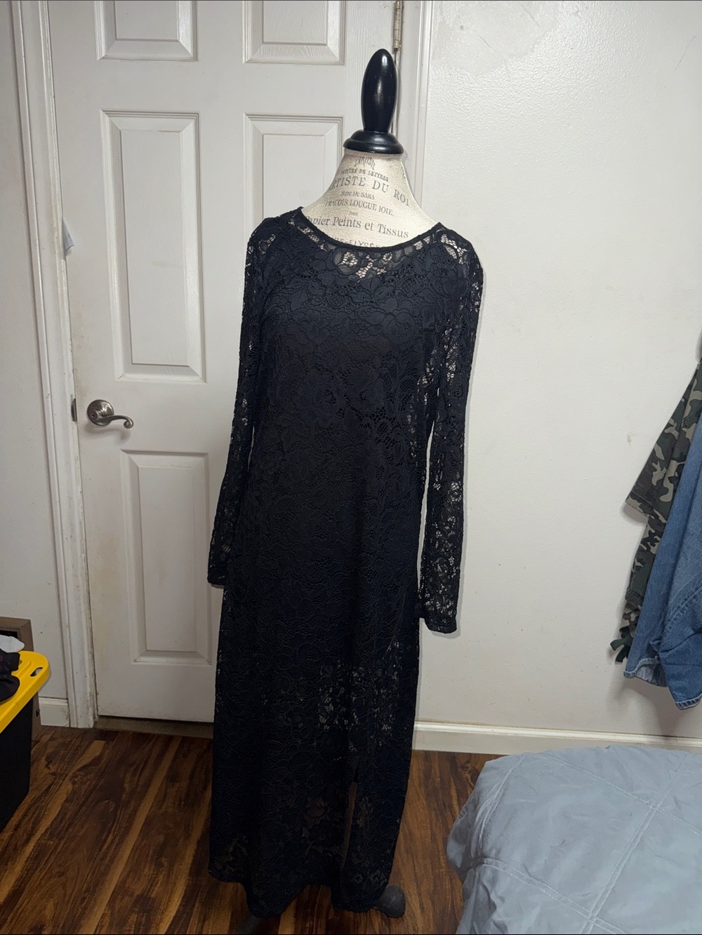 Women’s lace dress.🖤
